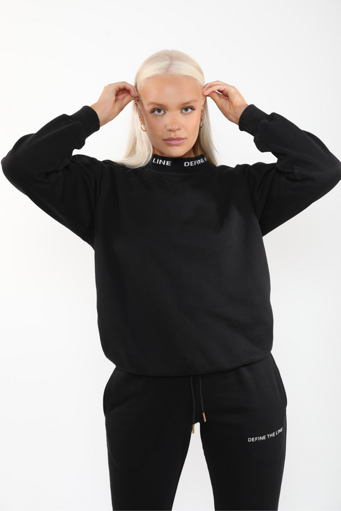 BLACK LOGO NECK SWEATER - DTL Sport